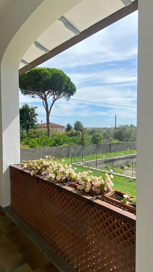 Villa Flora Affittacamere Luni Exterior foto