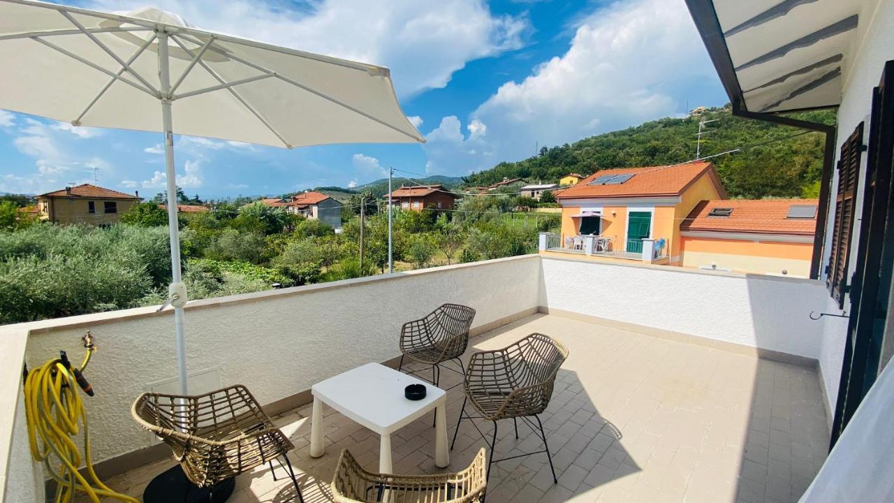 Villa Flora Affittacamere Luni Exterior foto